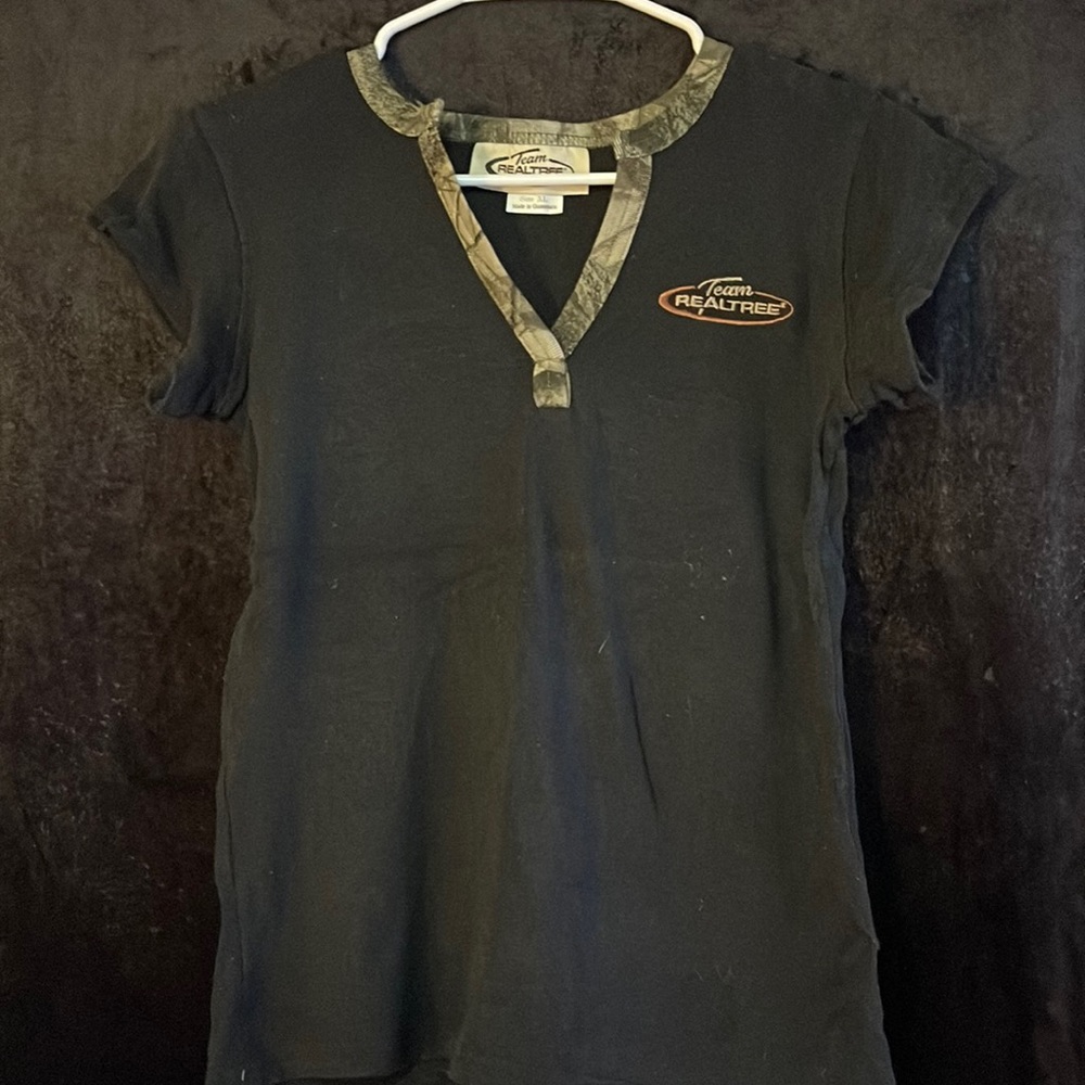 real tree v-neck